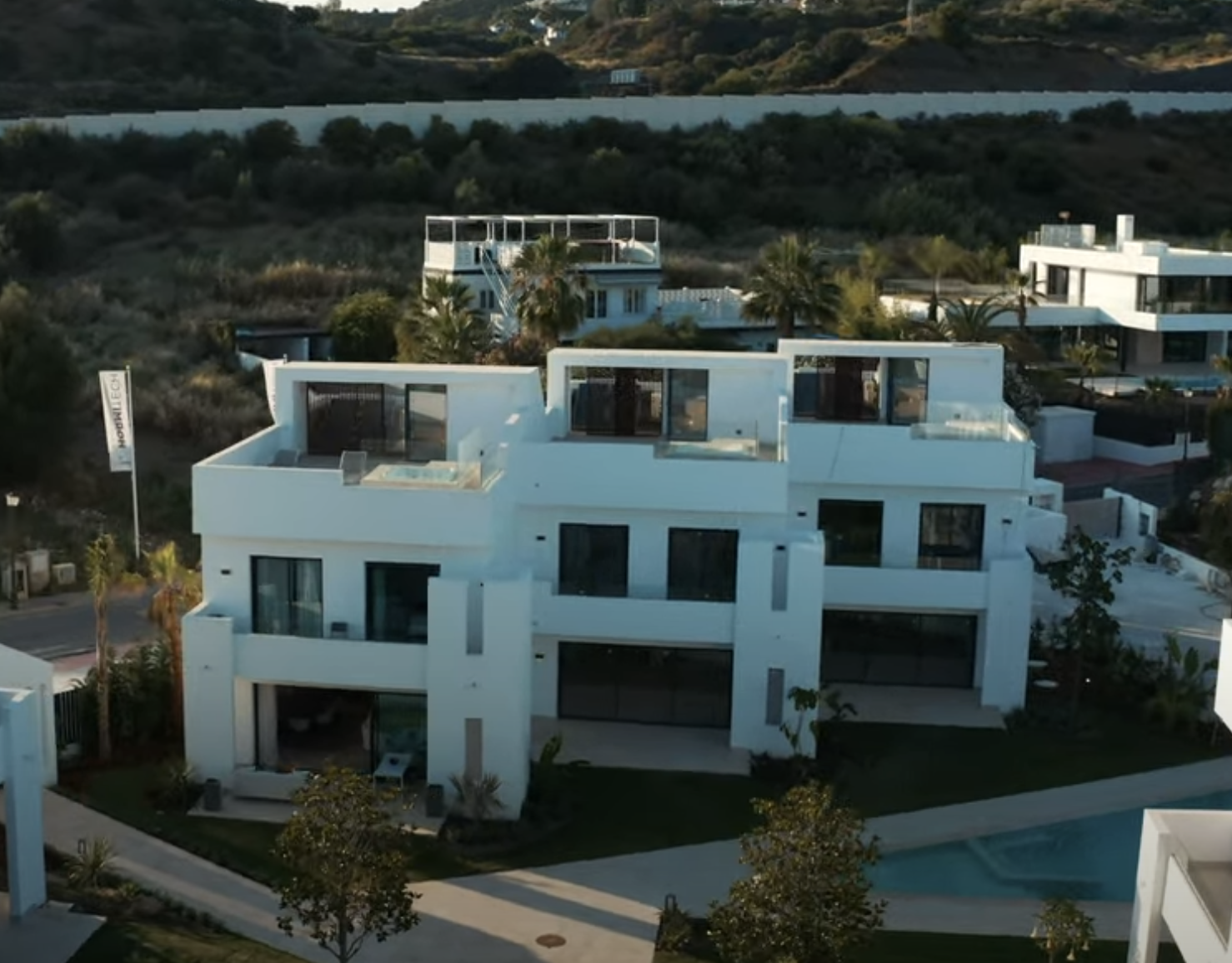 «Domina la Filmación Inmobiliaria: De Principiante a Experto en Video Tours»